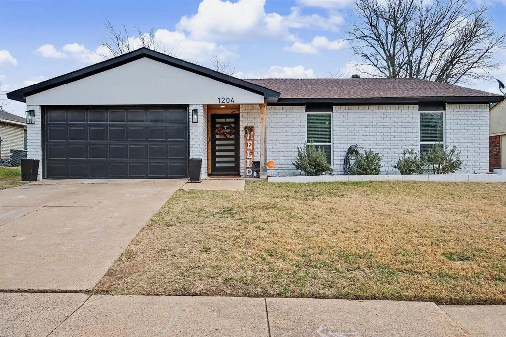 1204 Steinburg Lane, Fort Worth