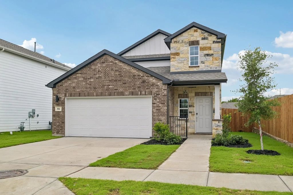 304 Sun Harvest Drive, Royse City