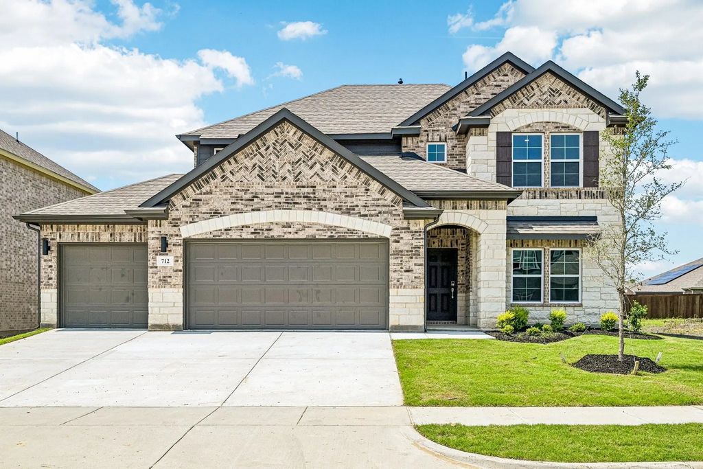 712 Vineyard Way, Forney