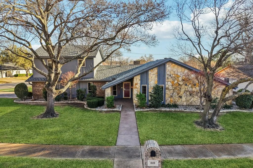 840 Ridge Drive, Bedford
