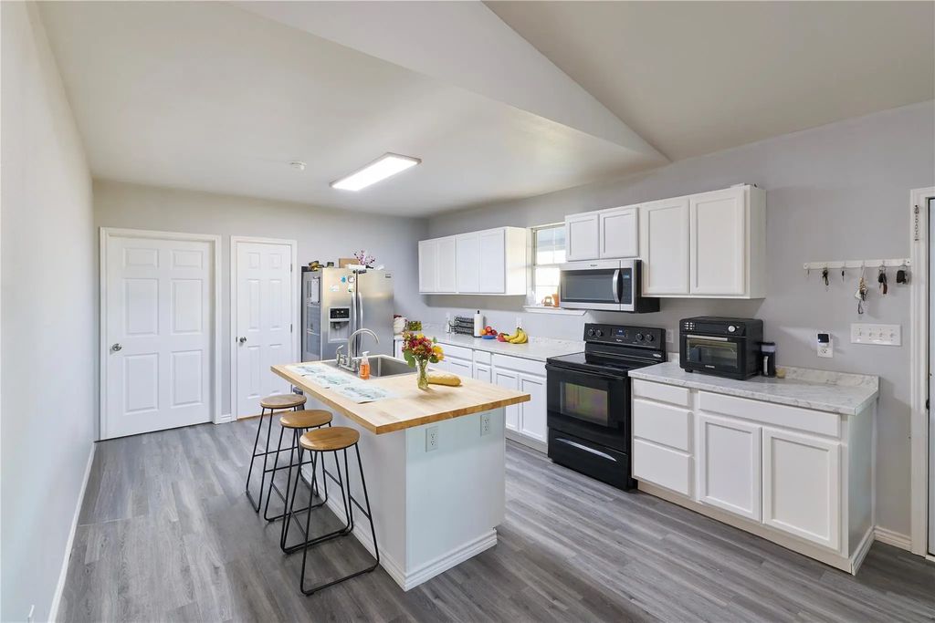 1867 County Road 4131, Cumby