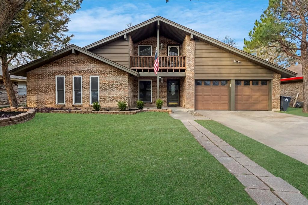 1303 Paisley Drive, Arlington