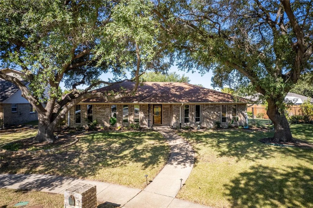 1509 Shannon Court, Carrollton