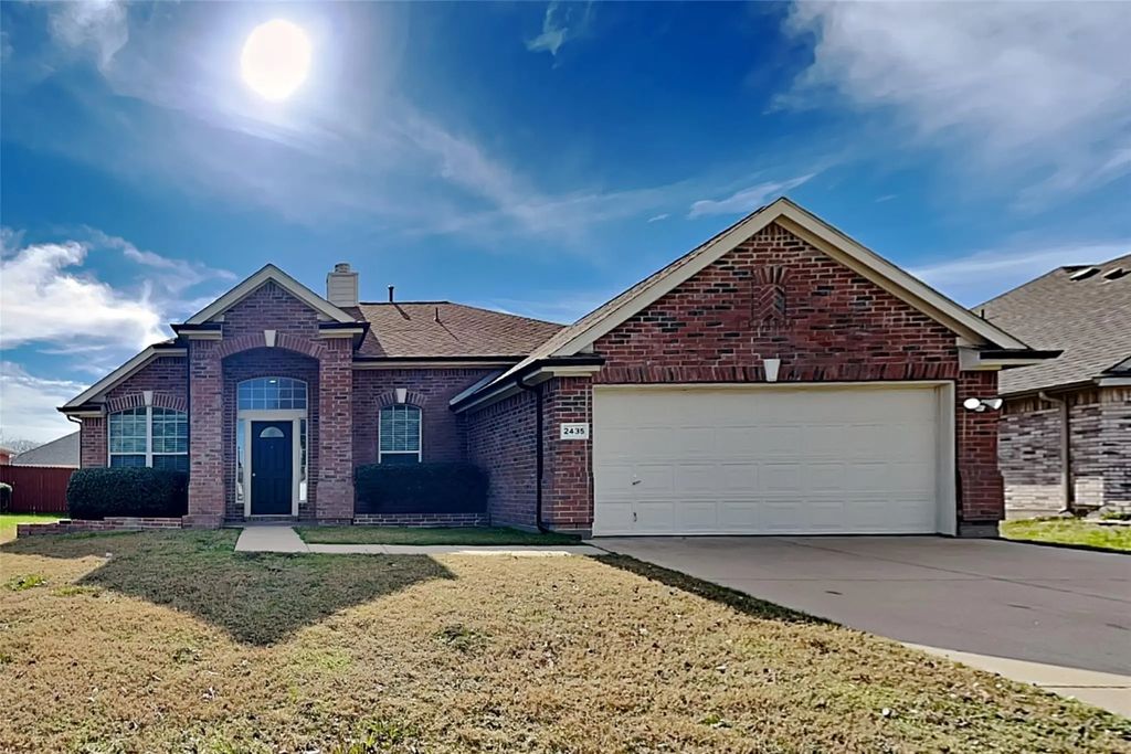 2435 Frontier Drive, Grand Prairie