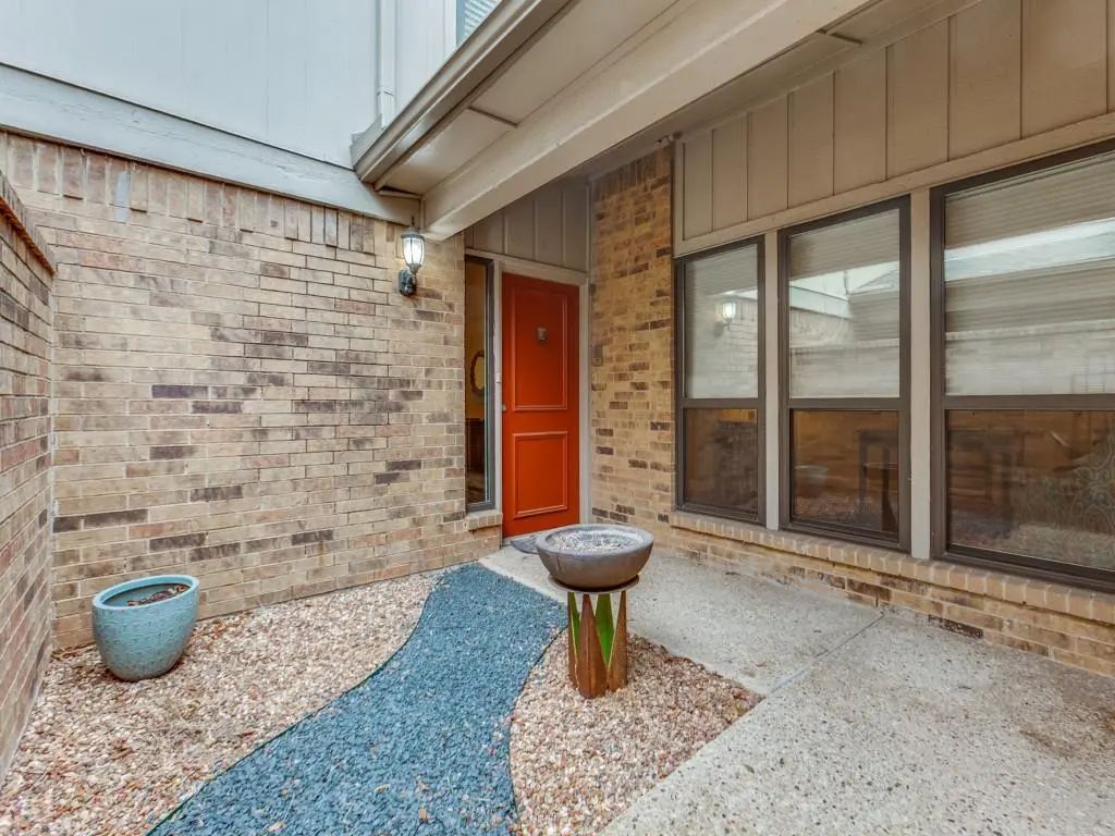 12275 Montego Plaza, Dallas