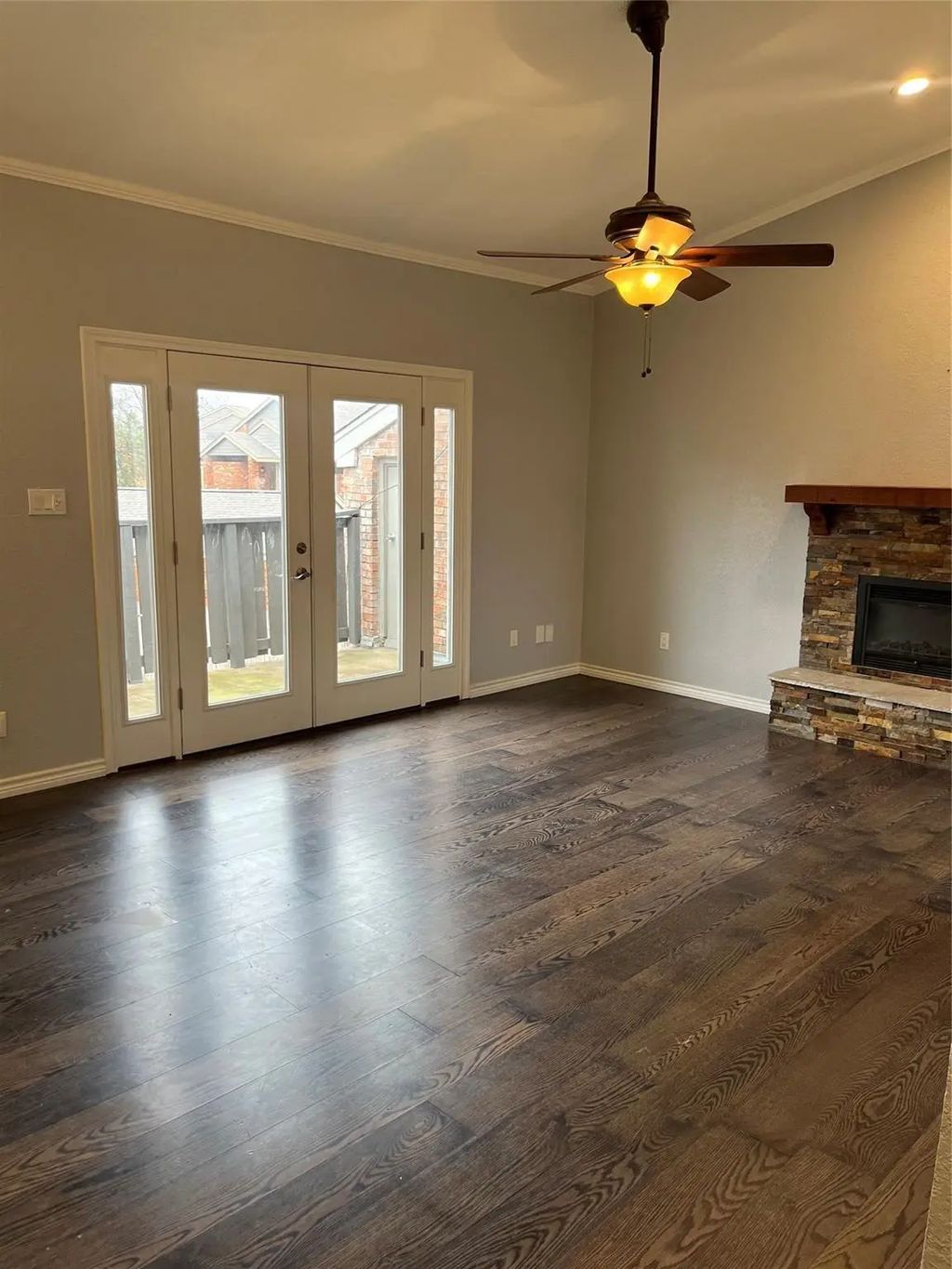 411 Pebble Way 247, Arlington