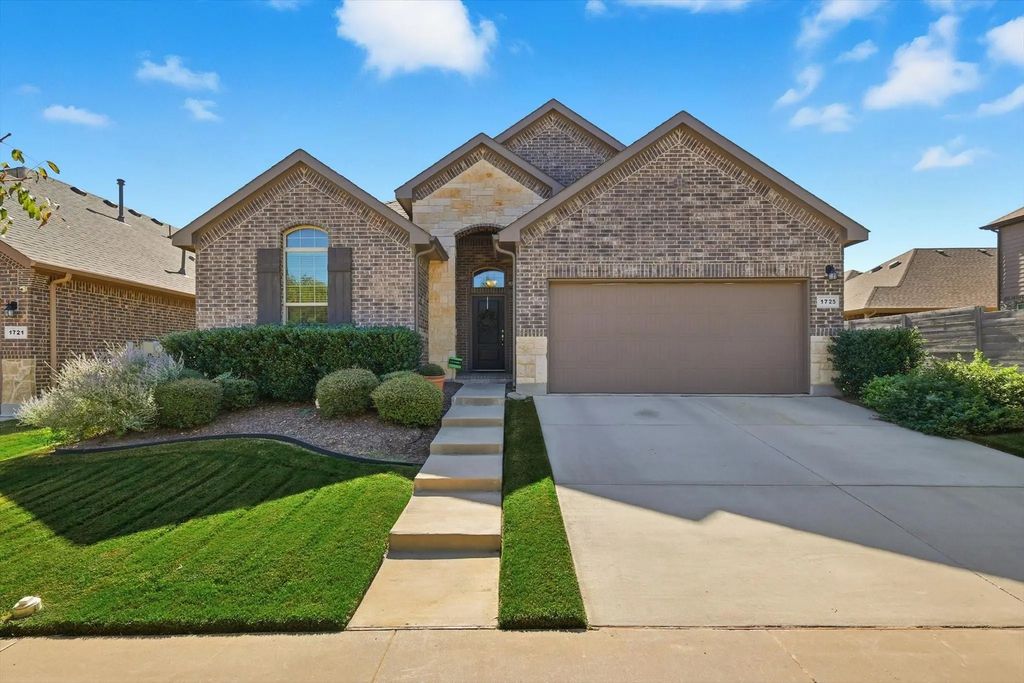 1725 Homestead Way, Northlake