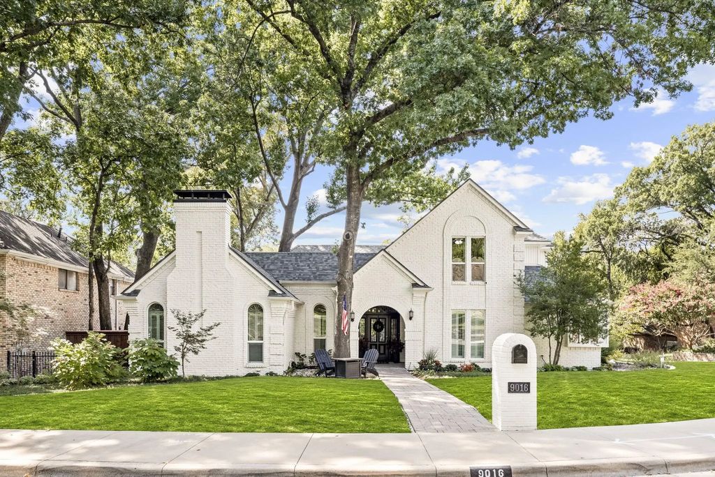 9016 Green Oaks Circle, Dallas