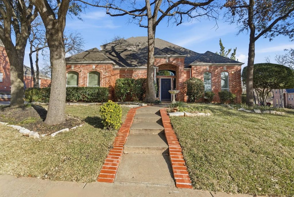 925 Ridge Court, Keller