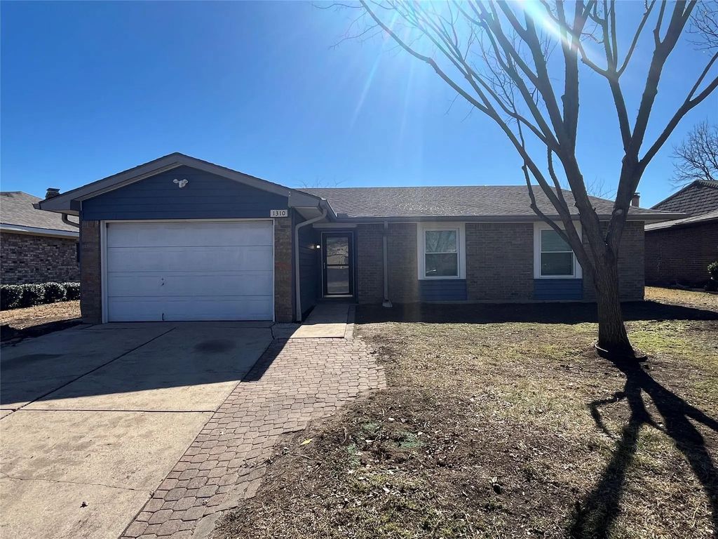 1310 Whiteoak Drive, Garland