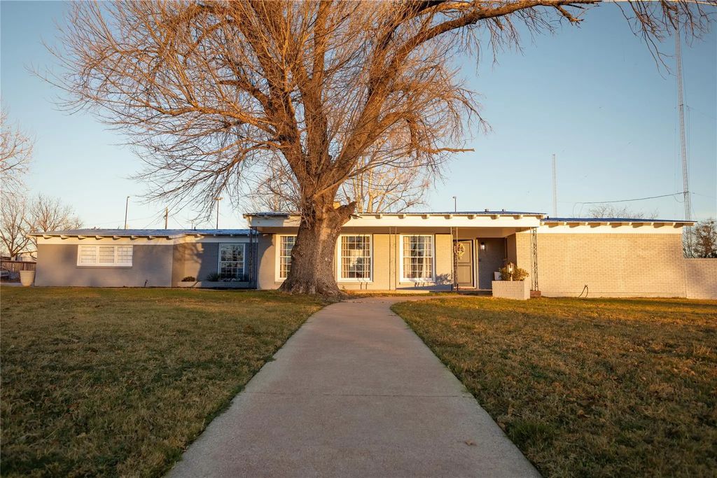 909 Cherry Street, Baird