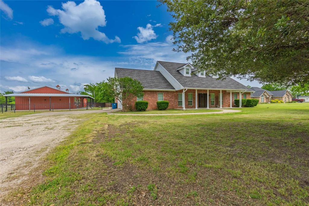 1766 County Road 3318, Greenville