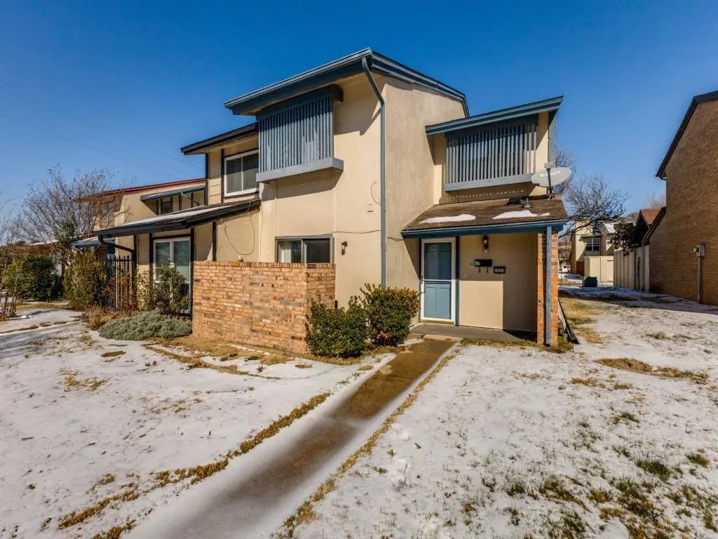 2023 Court Place, Garland