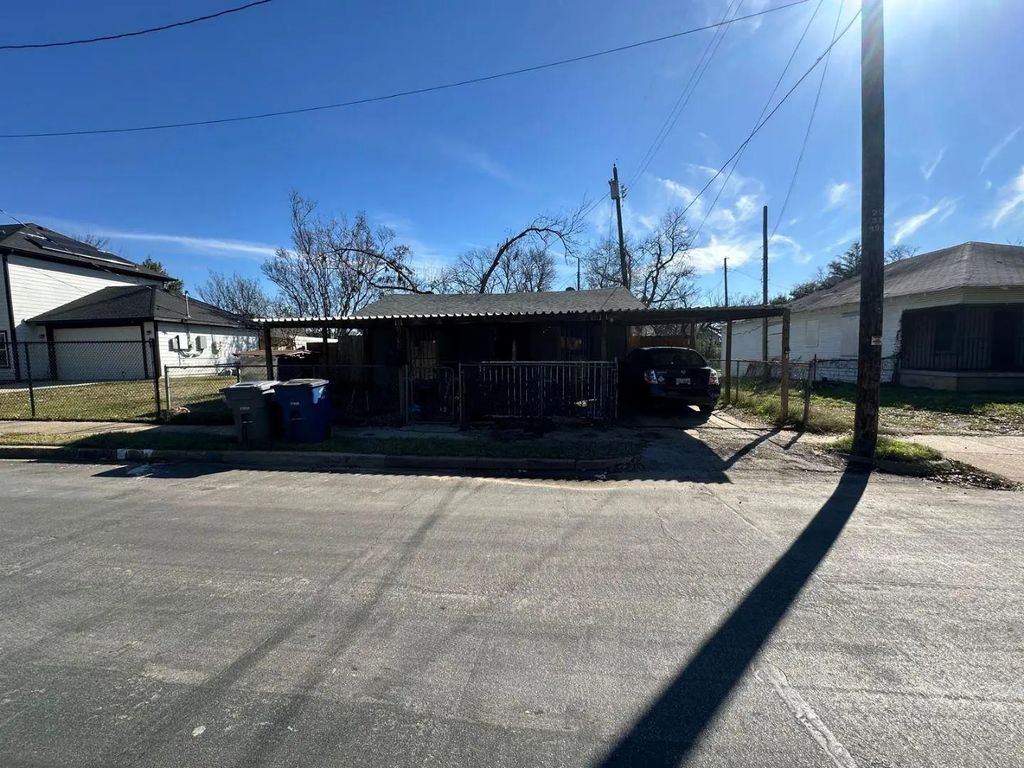 1638 Stoneman Street, Dallas