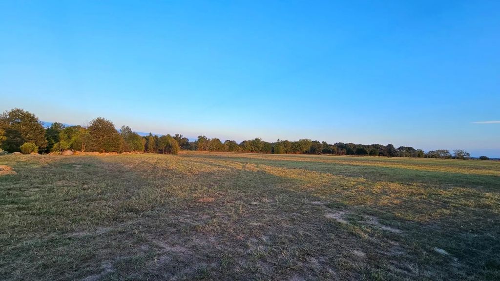 2162 County Road 174 E, Overton