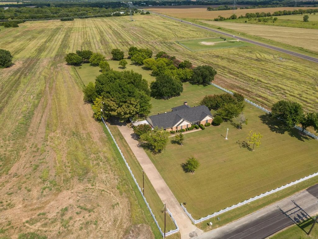 1210 Batchler Road, Red Oak