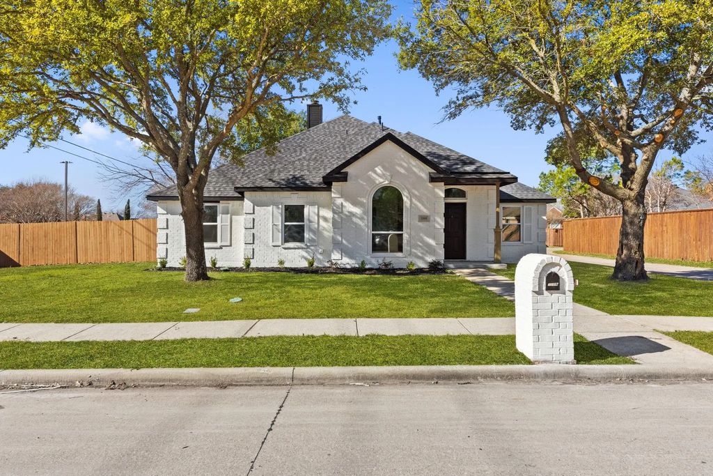 3305 Bridgewater Drive, Rowlett