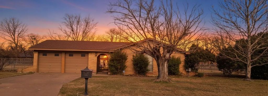 1705 11th Street, Mineral Wells