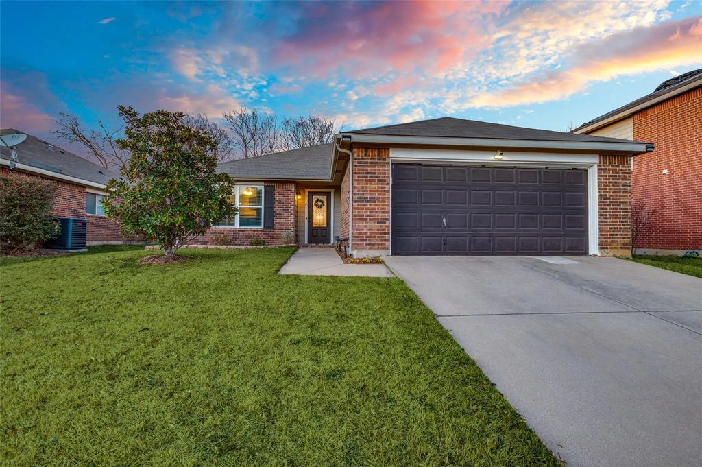656 Condor Trail, Saginaw