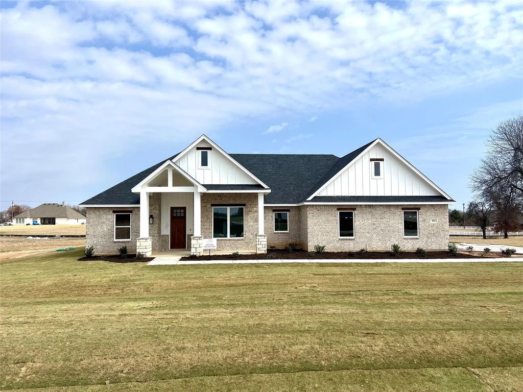 104 Cattleman Drive, Poolville