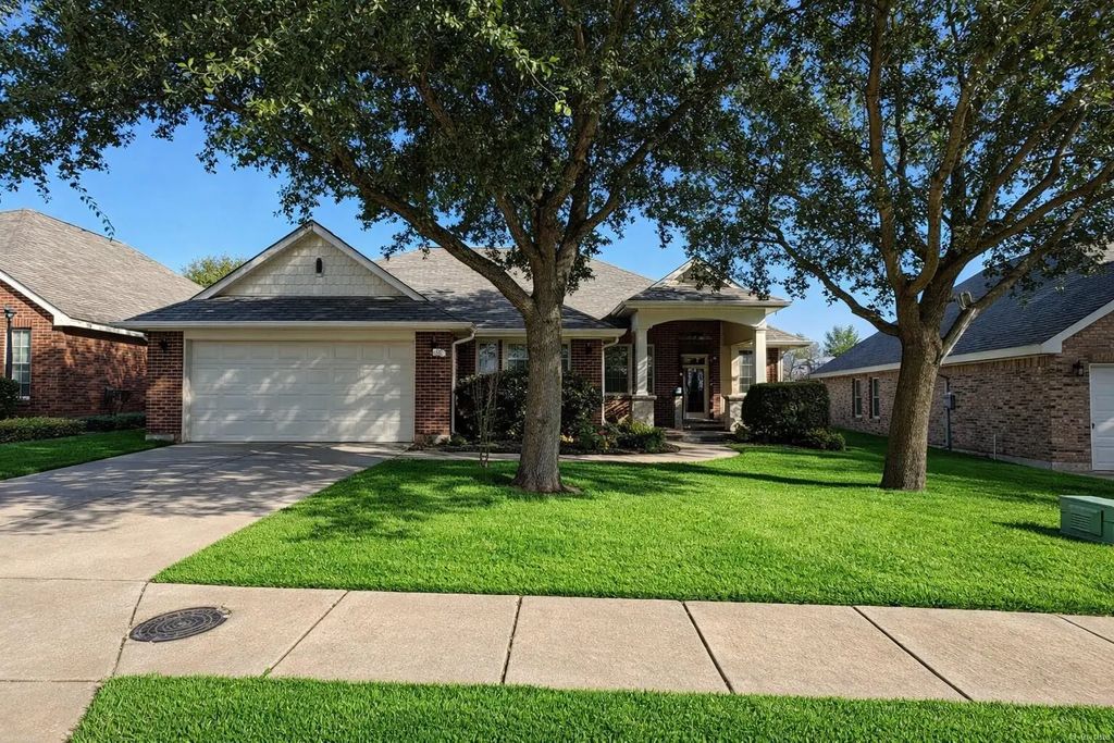 8530 Vista Grande Drive, Dallas