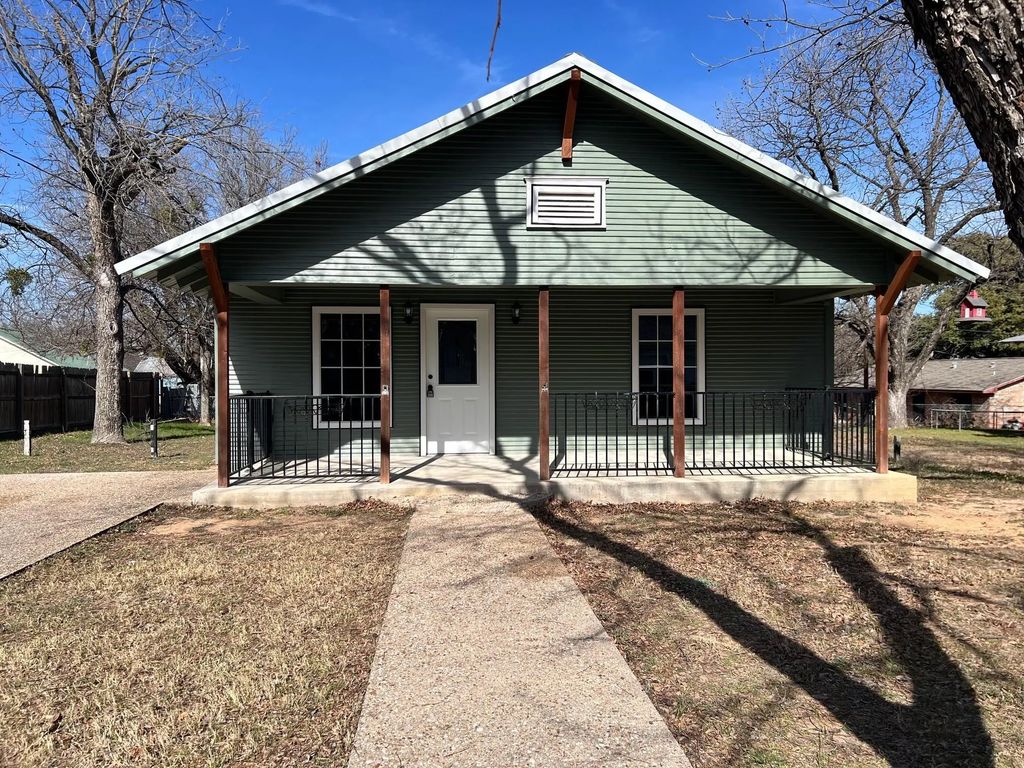 205 W Neely Avenue, Comanche
