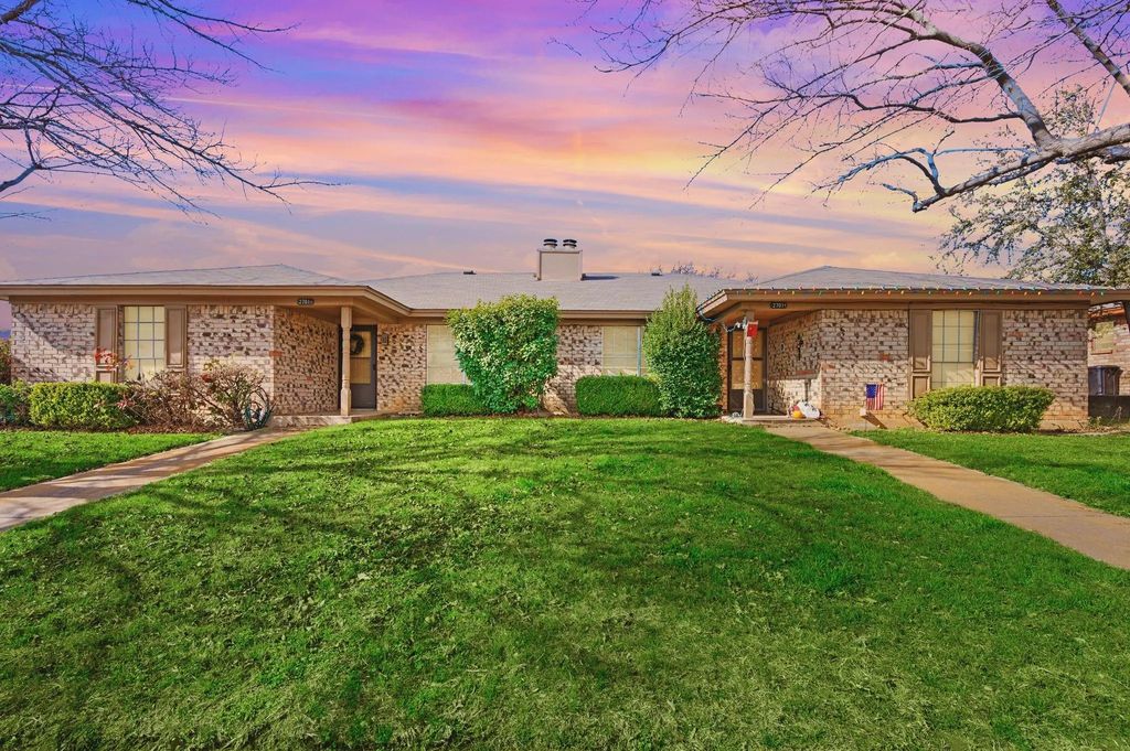 2701 Hurstview Drive, Hurst