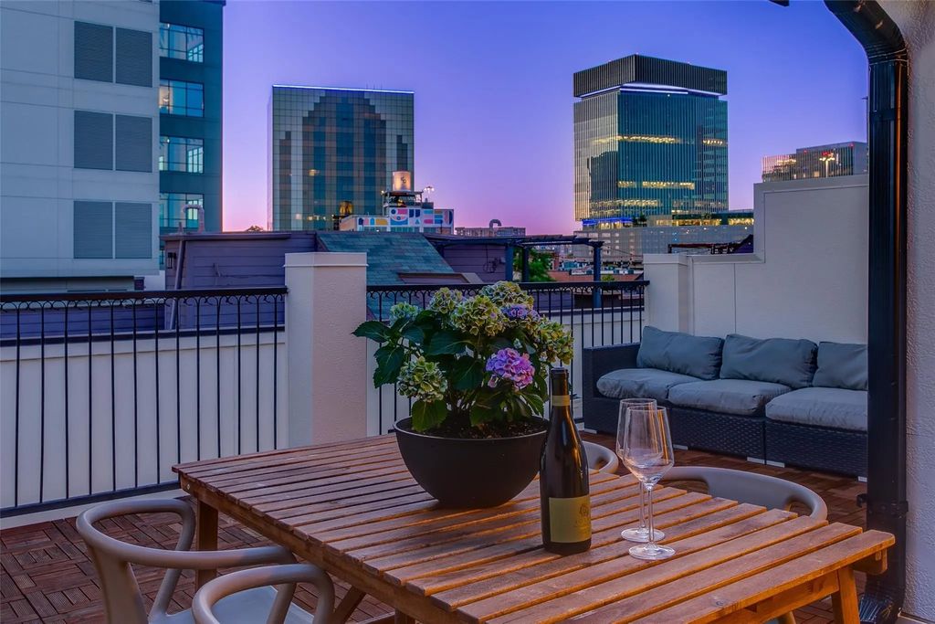 2123 Diversey Street, Dallas