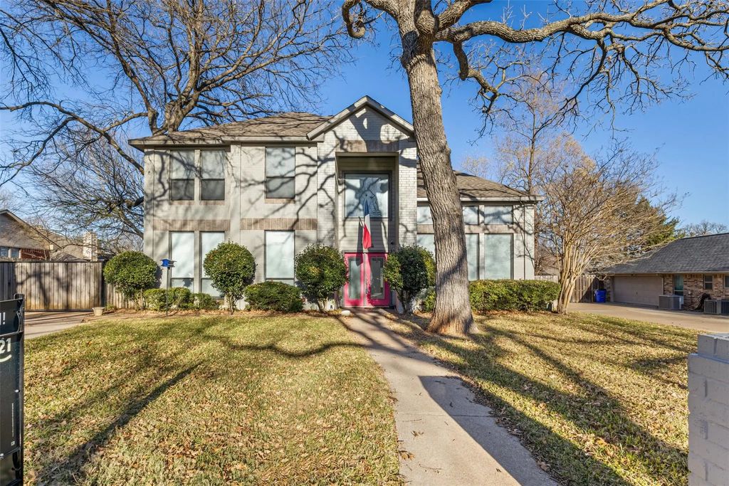 1404 Whispering Water Lane, Mansfield