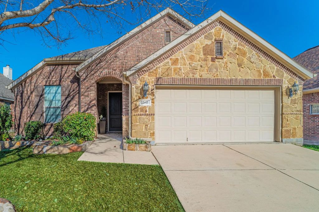 2541 Open Range Drive, Fort Worth