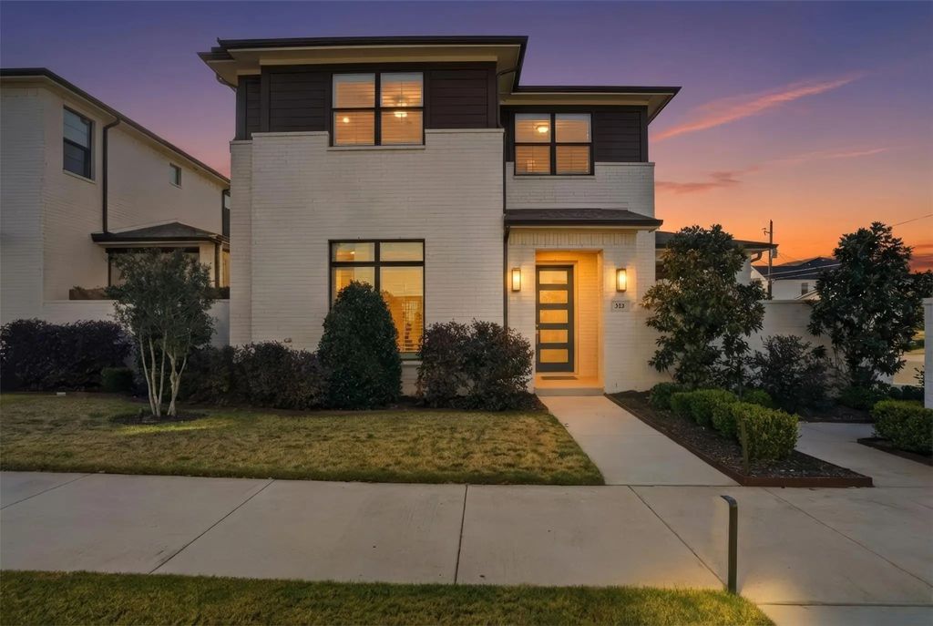 323 Sunset Lane, Fort Worth
