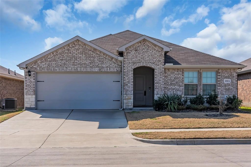 1924 Willow Creek Road, Lancaster