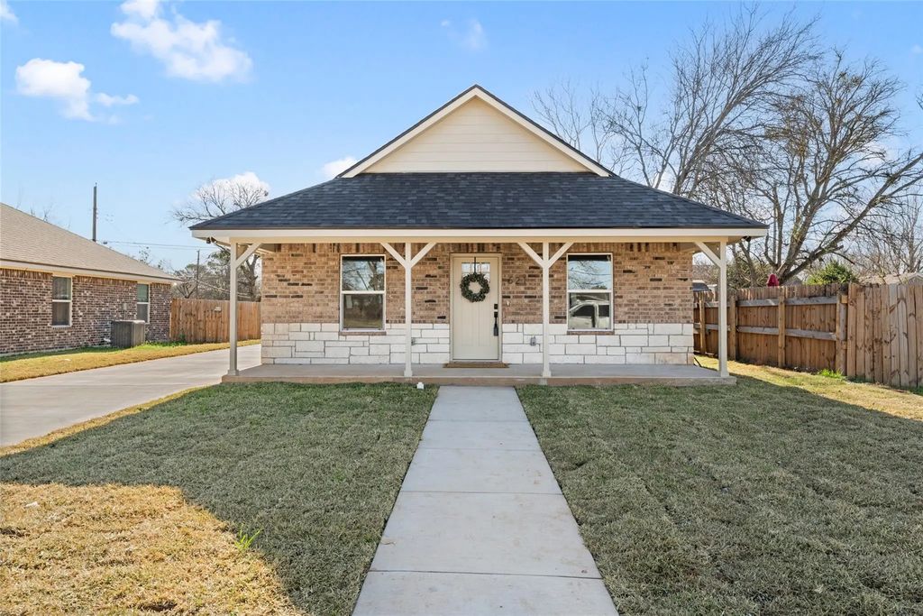 621 Delano Street, Waco