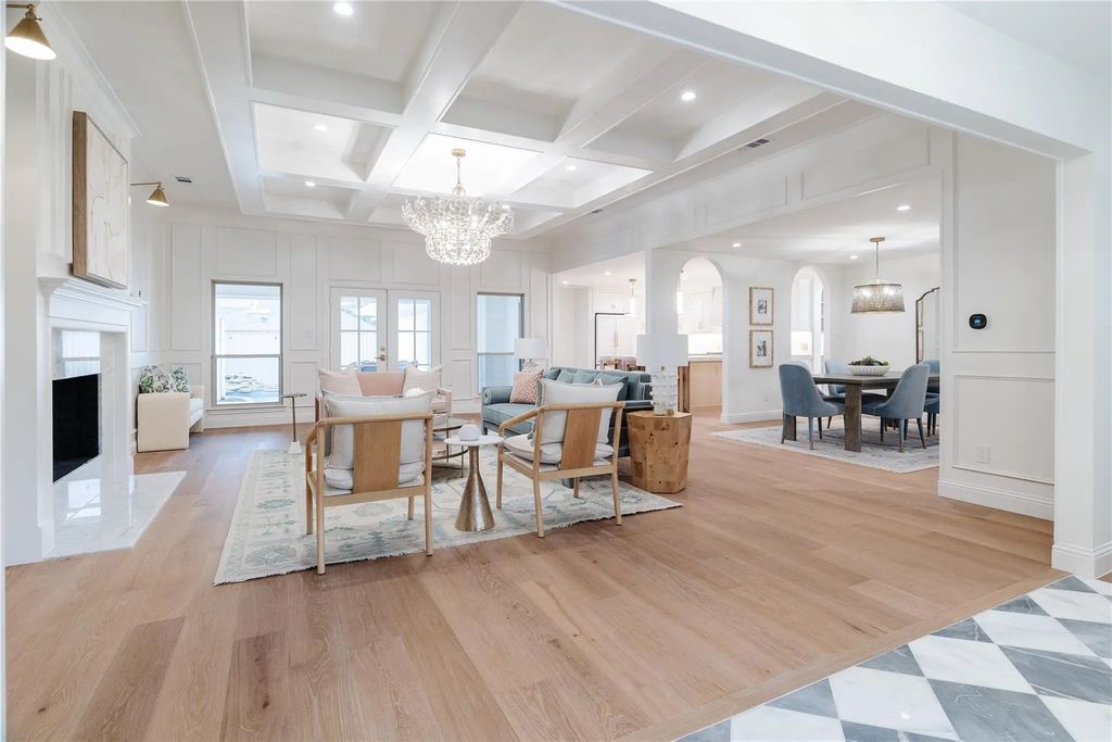 9206 Clover Valley Drive, Dallas