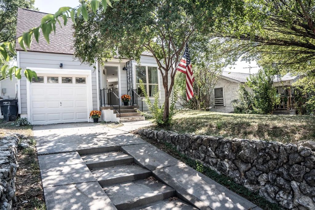 1864 Highland Avenue, Fort Worth