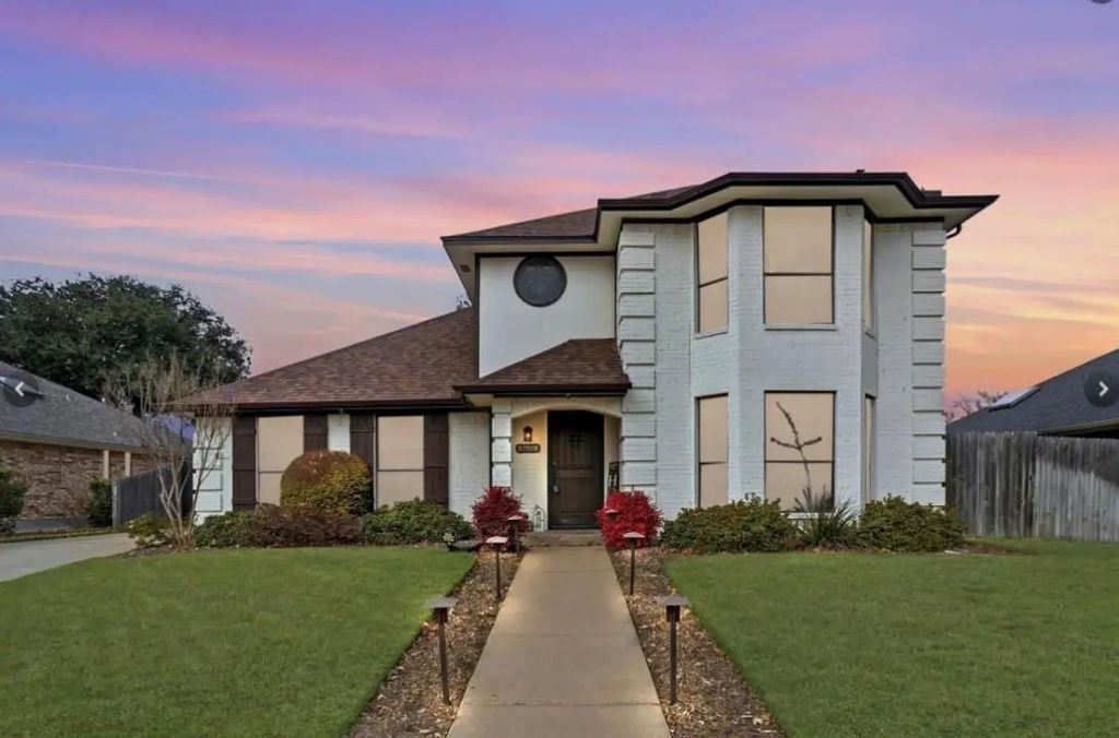 2613 Stone Hollow Drive, Bedford