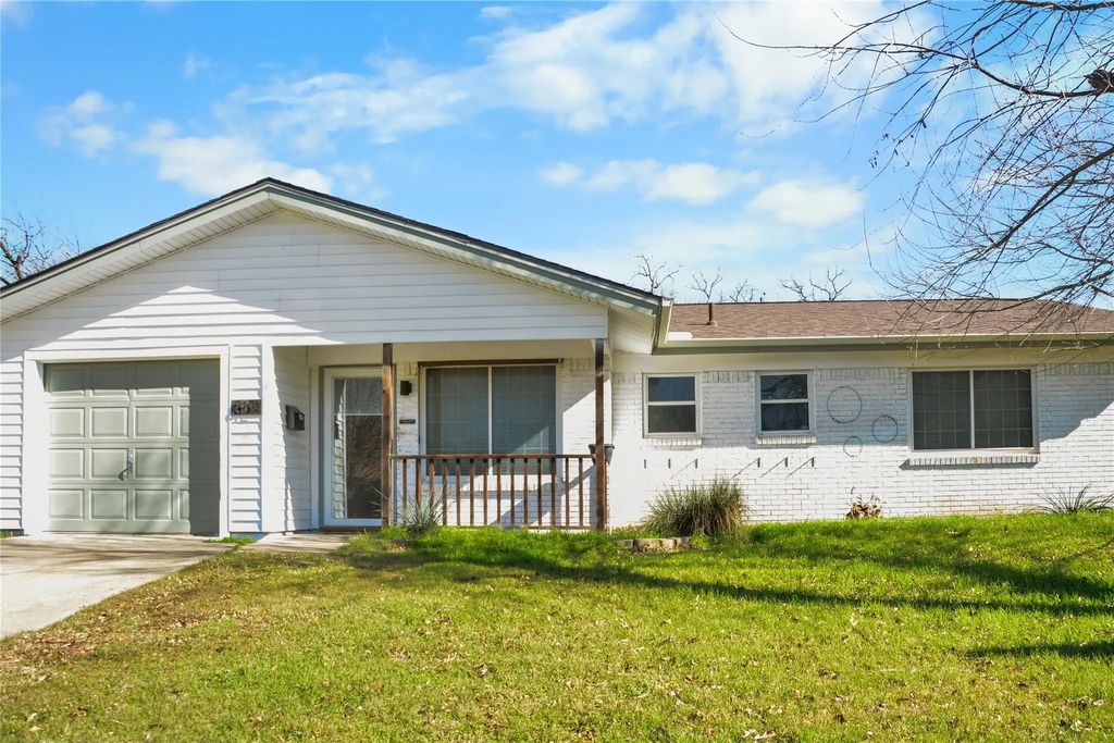 812 Jerry Lane, Bedford
