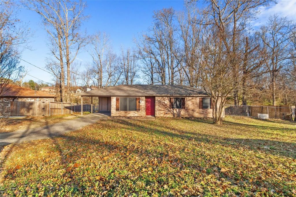1106 Brad Circle, Lindale