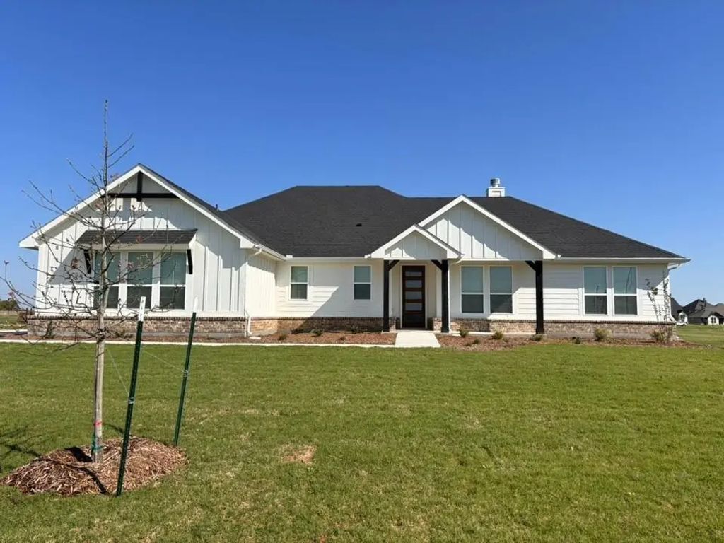 154 Snowy Owl Trail, New Fairview