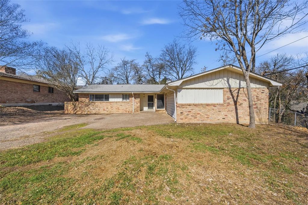 8701 Midway Drive, Woodway