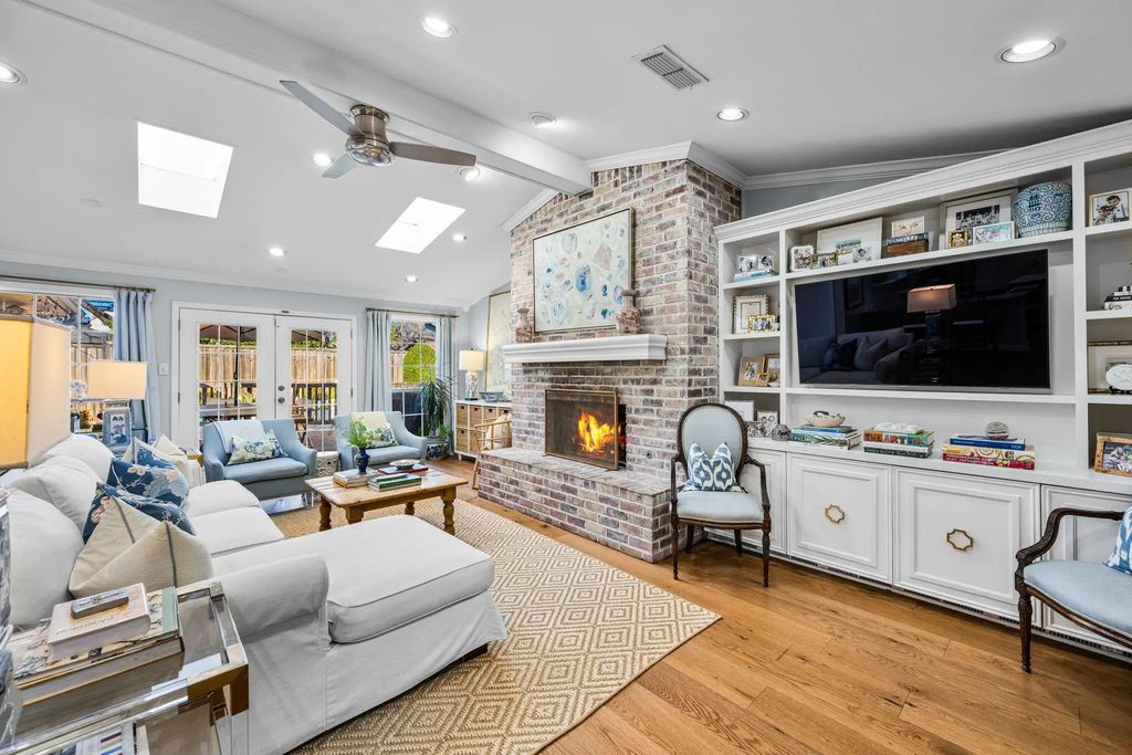 10623 Estate Lane, Dallas