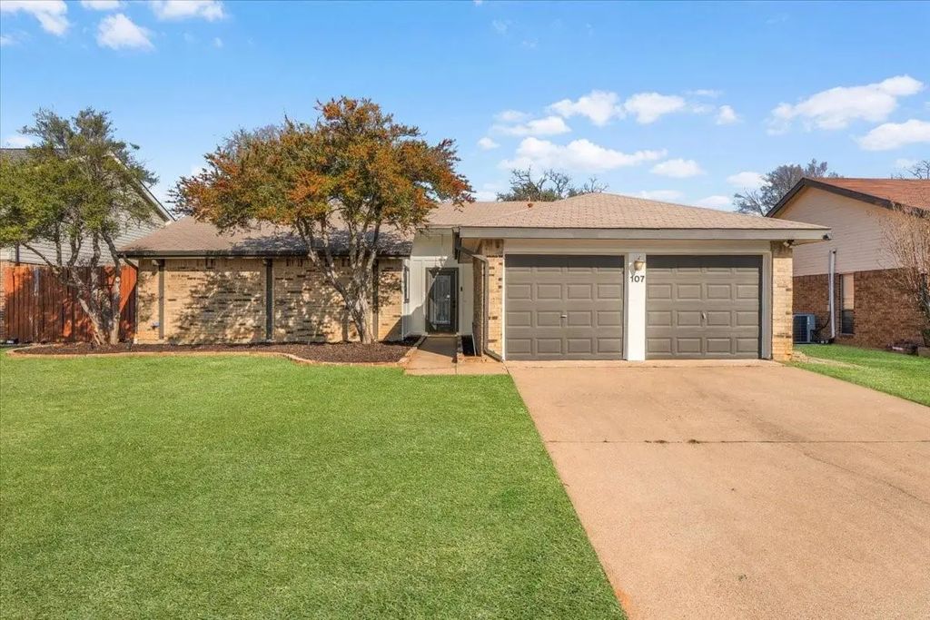 107 Springridge Lane, Euless