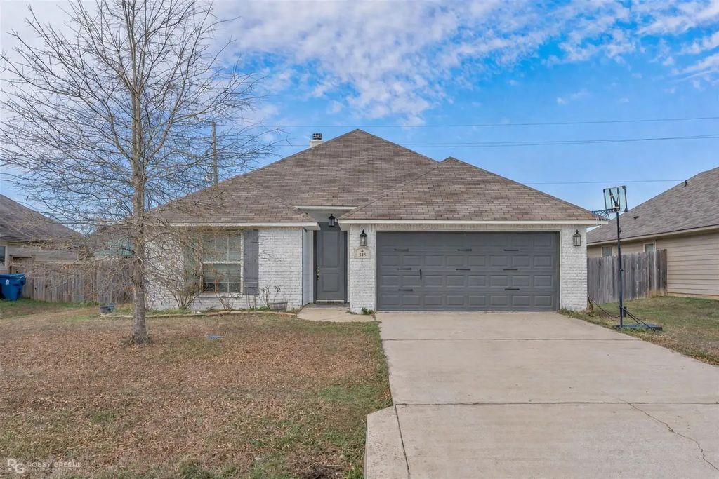 345 Camden Hill, Haughton