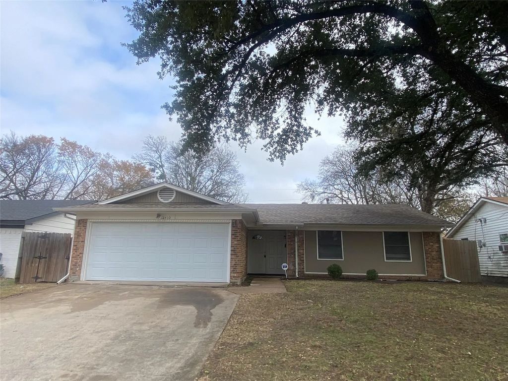 2410 Arcady Lane, Lancaster