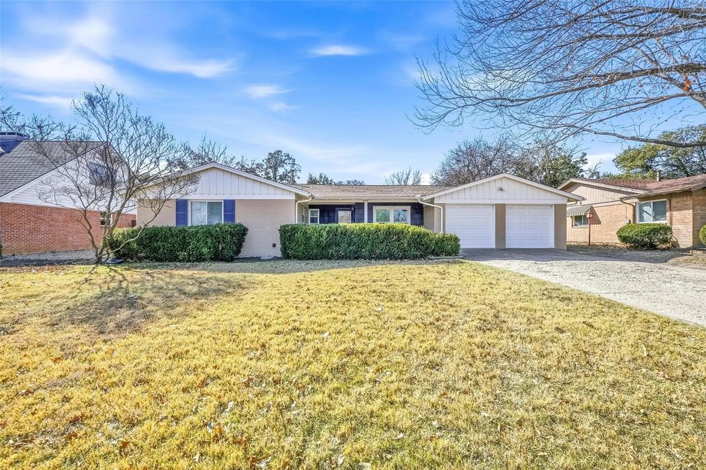 4205 Wedgmont Circle S, Fort Worth