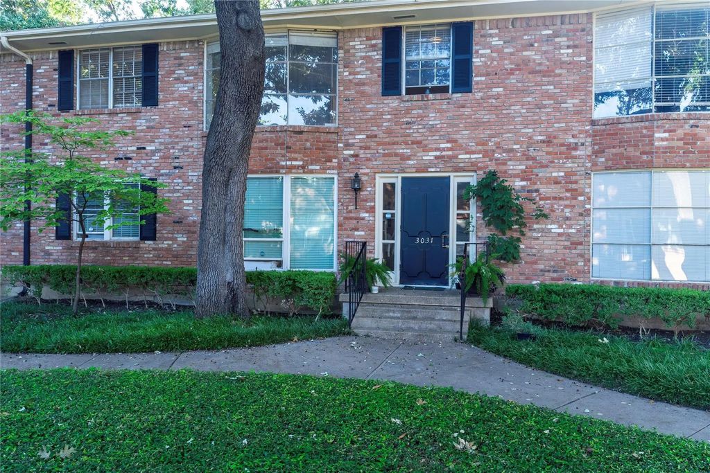 3031 Mahanna Springs Drive D  Bldg B, Dallas