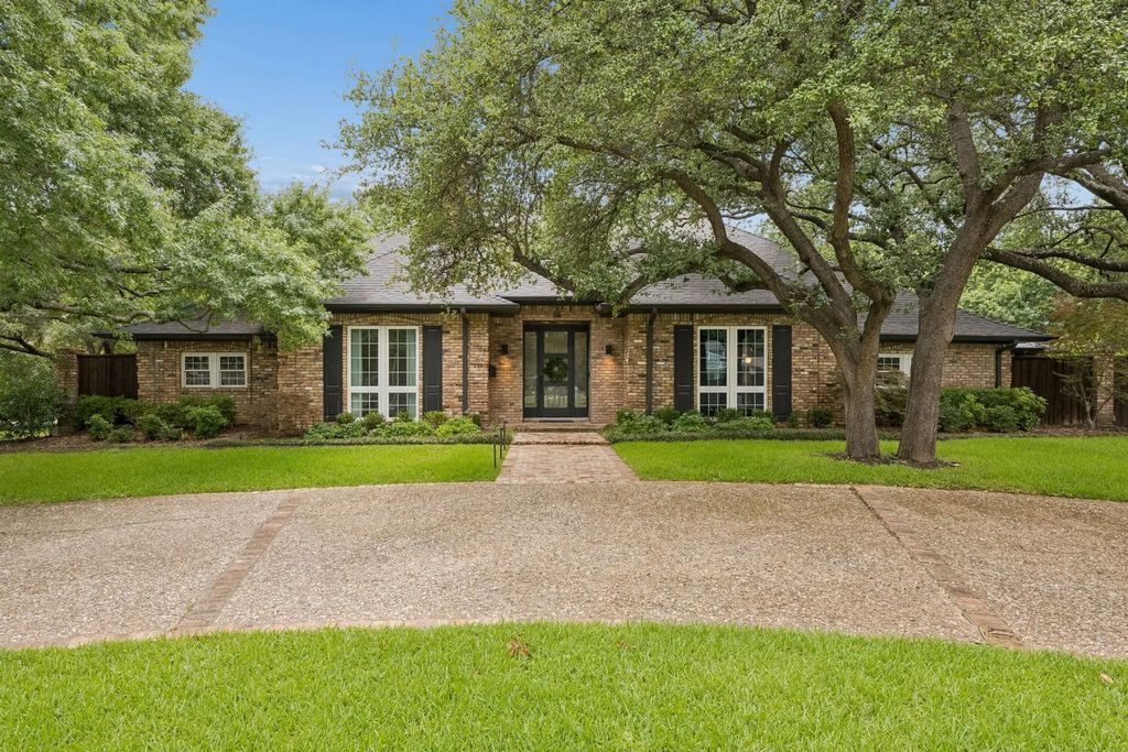 98 W Shore Place, Richardson