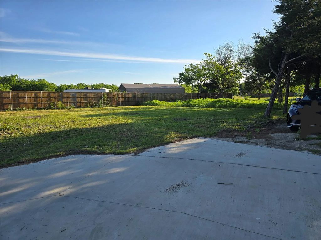 120 Stark Road, Hackberry