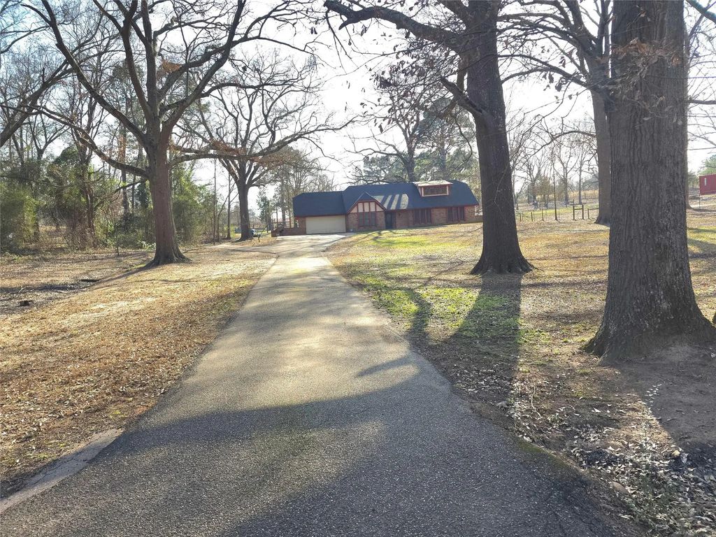 595 County Road 1100, Daingerfield