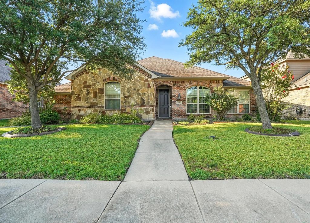 7114 Waterbury Drive, Rowlett